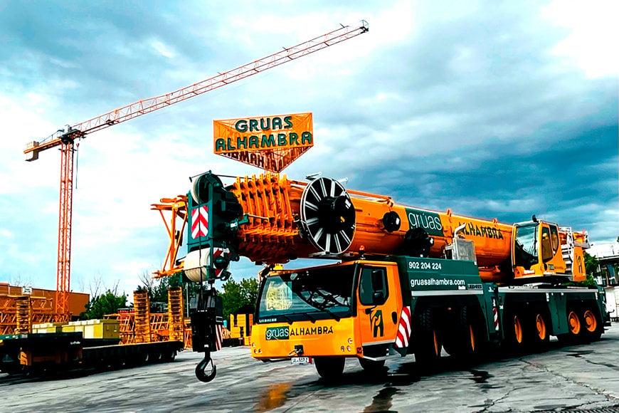 Grúas Alhambra übernimmt ersten Liebherr-Mobilkran LTM 1300-6.3 auf der Iberischen Halbinsel